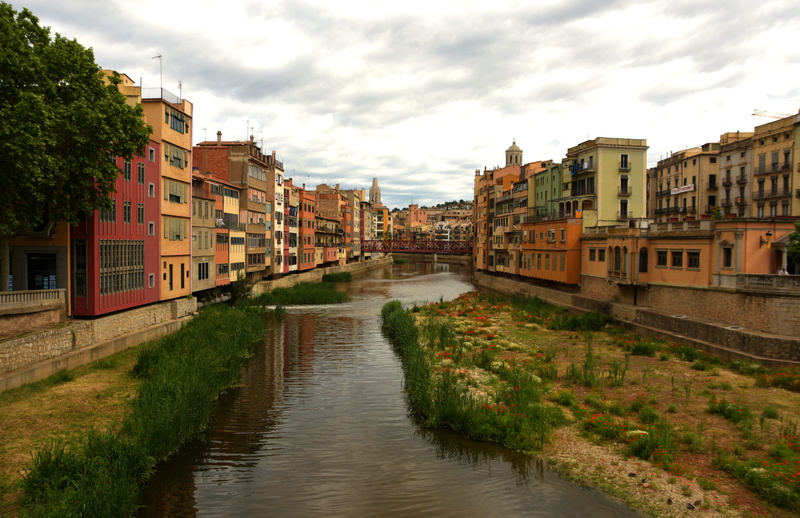 gerona, building, water, residential district, outdoors, colorful, built structure, no people, sightseeing, nature, city, day, 5K, cloud - sky, catalonia