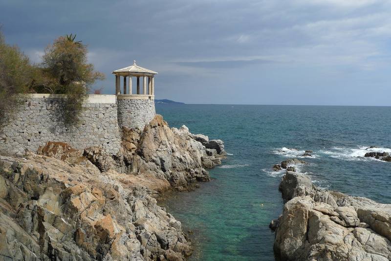 land, Costa Brava, horizon over water, rock - object, tranquility, cloud - sky, horizon, solid, scenics - nature, Beach, sea, beauty in nature, tranquil scene