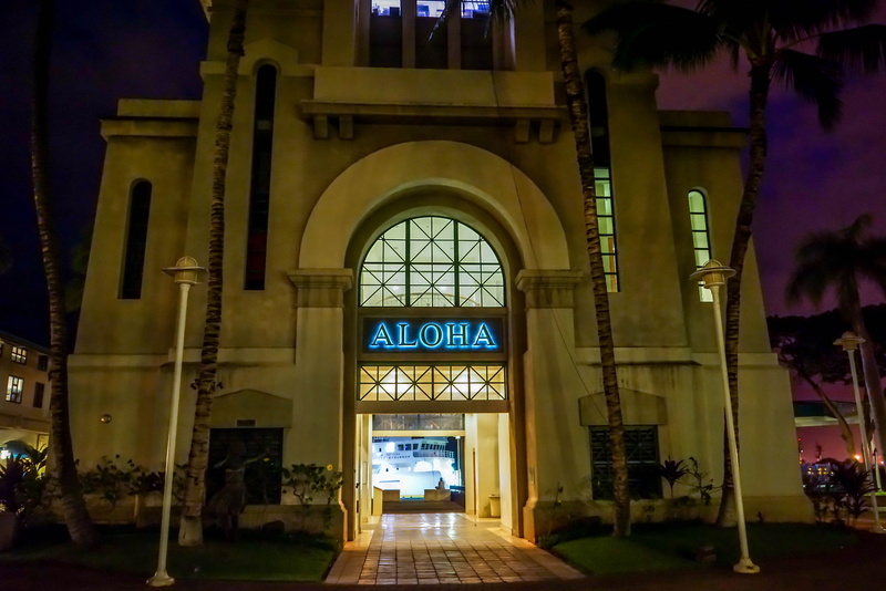 5K, honolulu, hawaii, palm trees, built structure, summer, architectural column, building exterior, arch, building, entrance, no people, day, window, oahu