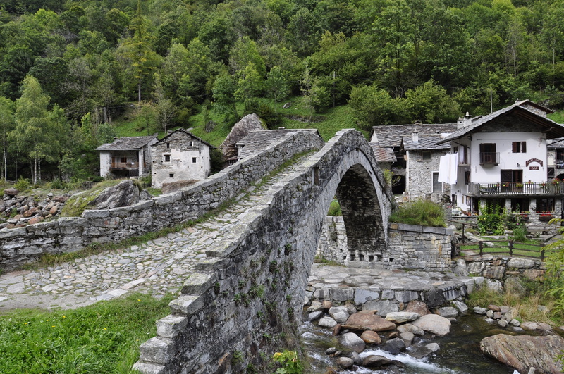 stone wall, old, mountain, wall, built structure, water, building exterior, nature, italy, old ruin, water wheel, 4K, day, tree, history, the past, plant