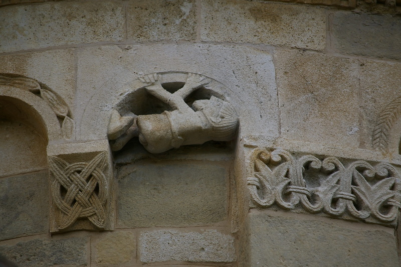 outdoors, carving - craft product, day, solid, ancient, carving, representation, creativity, Church, craft, architecture, history, Romanesque Style, bas relief