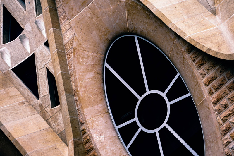 barcelona, tourist, day, catholic, design, built structure, glass, worship, artistic, unesco, art, 5K, touristic, round, wood - material, circle, rose