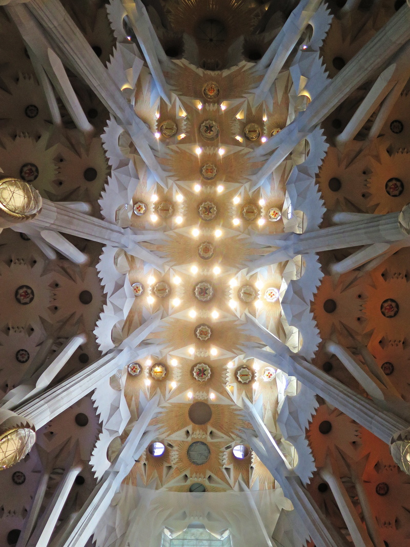 place of worship, structures, pillar, chandelier, no people, blanket, ceiling, house of worship, ornate, 4K, hanging, directly below, light, lighting equipment