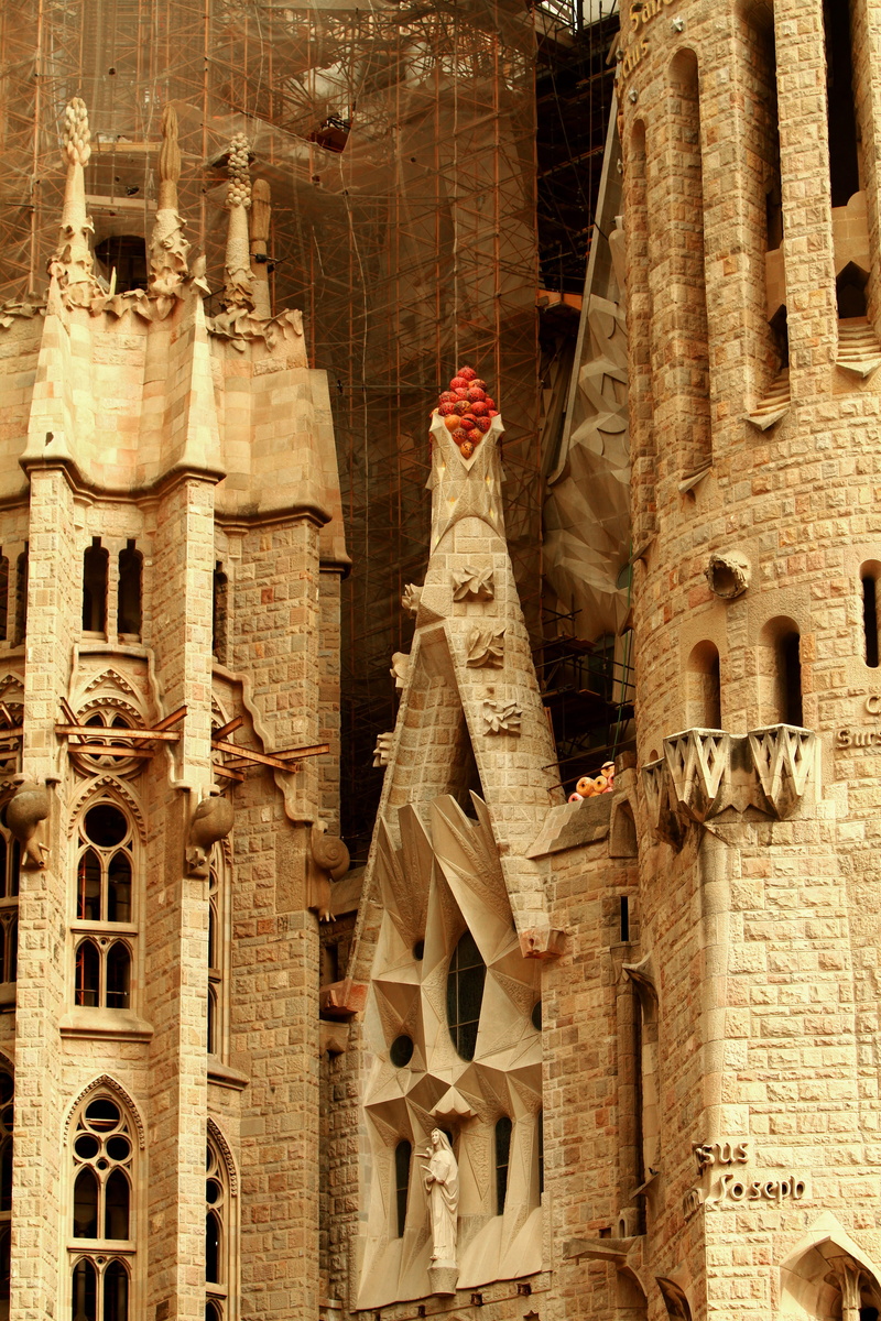 representation, stone, gaudi, human representation, the past, no people, landmark, art and craft, christian, building exterior, place of worship, sagrada familia