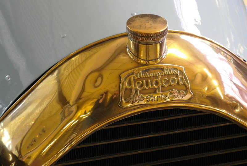 refreshment, still life, indoors, communication, food and drink, drink, 2K, gold colored, close-up, former logo, shiny, old car, wealth, luxury, metal