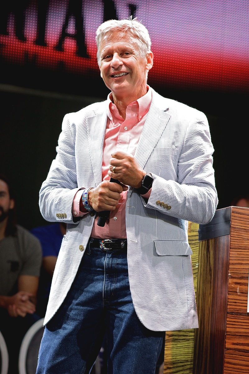president, indoors, 4K, 2016, libertarian, three quarter length, gary johnson, gesturing, happiness, adult, election, candidate, senior adult, input device