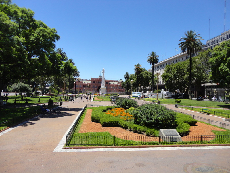 25 de mayo, ornamental garden, green, building exterior, argentina, no people, buildings, blue, photo, public square, nature, trees, day, built structure