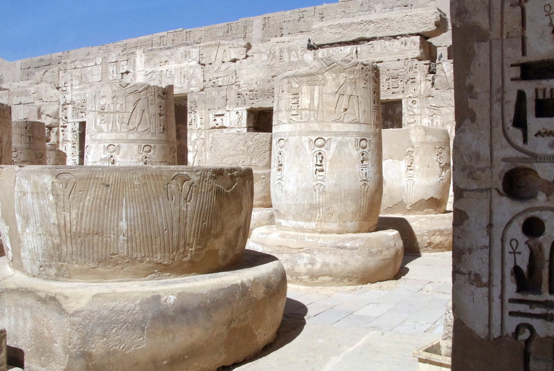 columns, 4K, thebes, the past, tourism, sunlight, day, pierre, place of worship, temple, architectural column, egypt, ancient, religion, hieroglyphs, egyptian temple