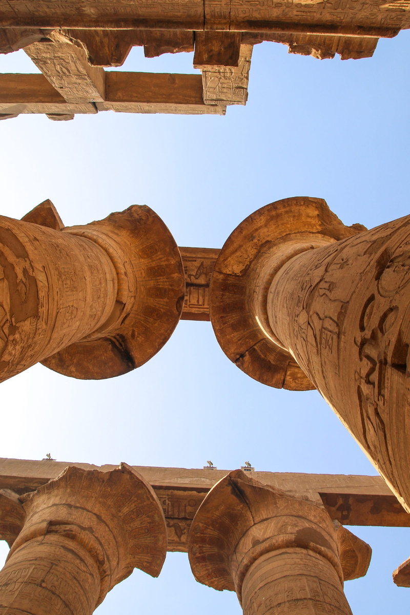 ruined, sculpture, column, architectural column, nature, temple, history, clear sky, no people, day, tourism, columns, directly below, archeology, travel destinations