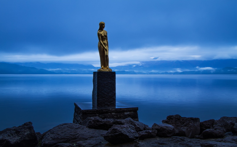 Blue, goldenstatue, mountain, sky, Statue, Reyes, rock, tazawalake, akitaprefecture, idyllic, no people, art and craft, 5K, rock - object, Lake, Rafael