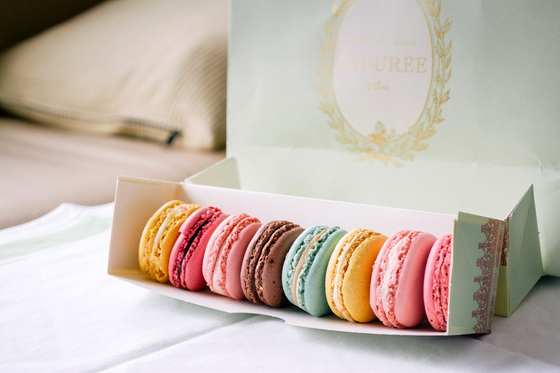 choice, still life, assorted, multi colored, sweet, food, no people, box, bed, indulgence, 1080P, indoors, colorful, sweets, ready-to-eat, freshness, different