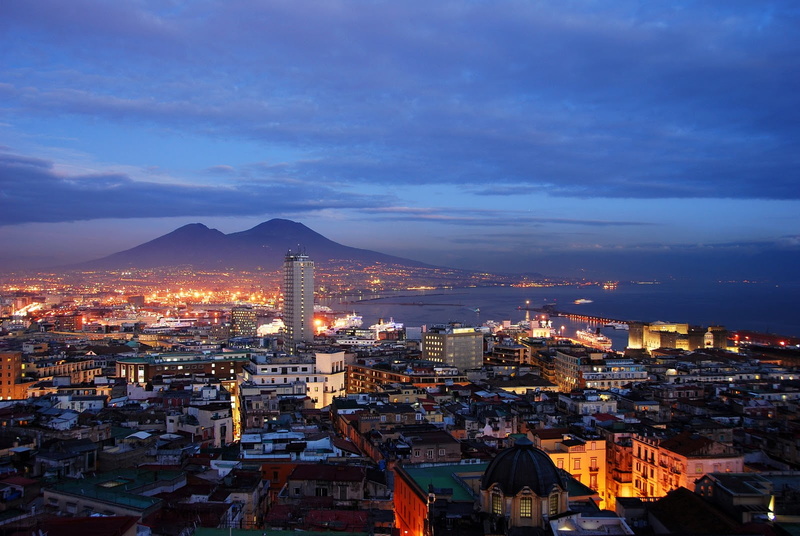 office building exterior, skyscraper, napoli, cityscape, nature, city, mountain, cloud - sky, 720P, building exterior, crowded, ciudad, crowd, residential district