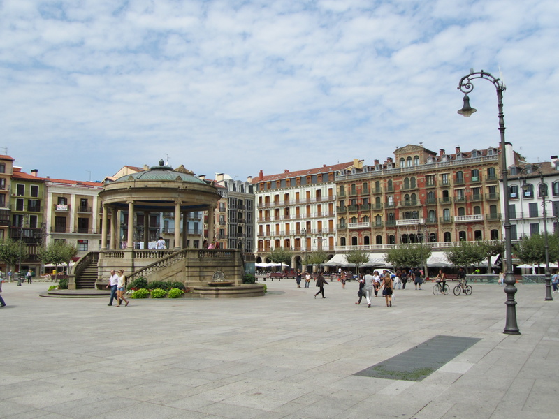 nature, group of people, 4K, basque country, day, bilbao, men, outdoors, town, people, leisure activity, building exterior, bilbo, women, sky, street