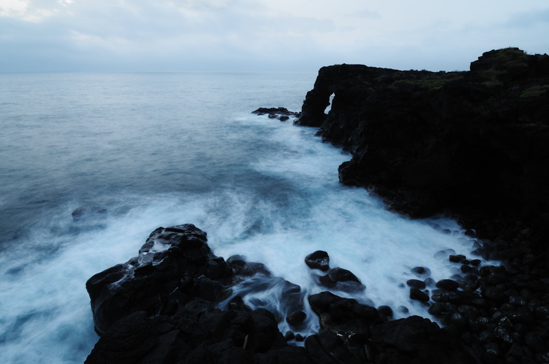 mountain, ocean, land, power in nature, solid, scenics - nature, beauty in nature, rock, tranquil scene, rock - object, surf, tranquility, italy, non-urban scene