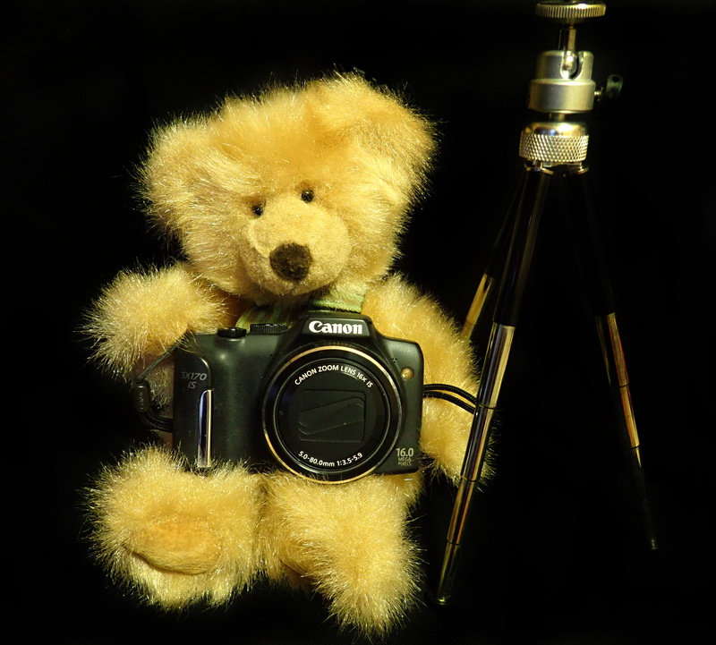 technology, no people, 2K, black background, digital camera, equipment, still life, camera - photographic equipment, studio shot, photography, softness