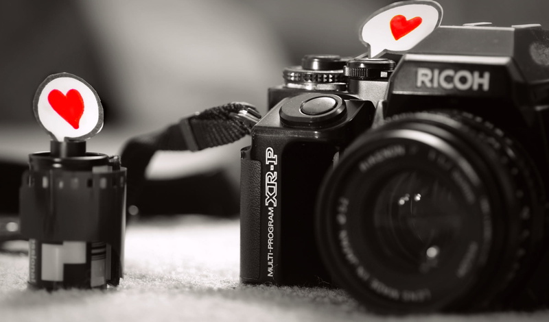 close-up, digital camera, technology, black, photography Themes, retro Styled, selective focus, camera film, photographing, black Color, still life, lens - Optical Instrument