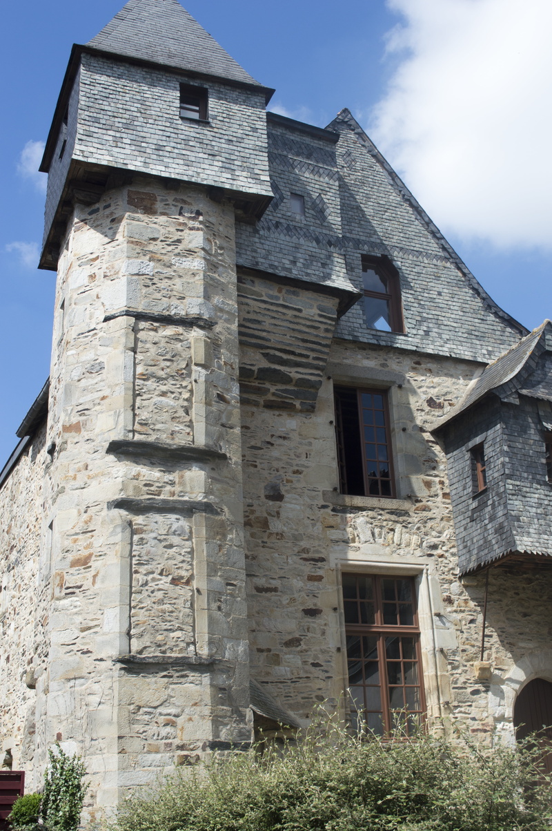 outdoors, no people, old village, old, low angle view, old houses, old house, village, place of worship, house, day, former, building, building exterior