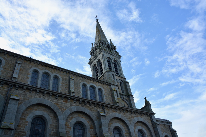 building, ornate, sky, outdoors, the past, church rochebonne, ancient monument, spire, building exterior, spirituality, religion, no people, gothic style