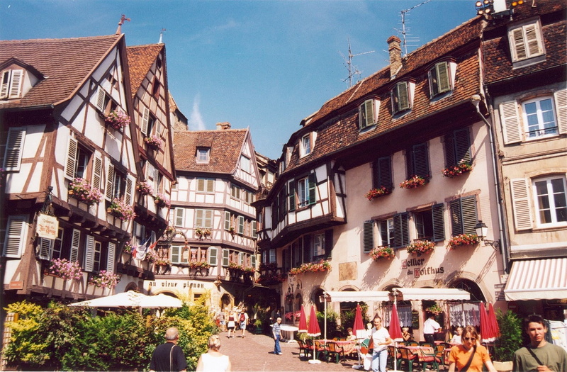 architecture, built structure, plant, 1080P, colmar, lifestyles, group of people, street, nature, city, men, sky, residential district, real people, building