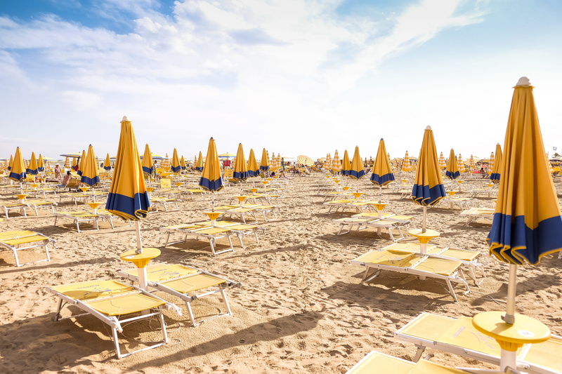 land, outdoors, beach umbrella, jesolo, patio, umbrella, nature, sky, silence, seat, lot, structure, canopy, protection, set, sunlight, bistro, cloud, shade