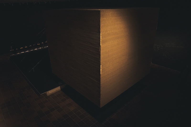5K, tabletop, luxury, no people, flare, aluminium, container, reception desk, reception, dark, architecture, close-up, hardwood, shadow, denmark, lamp