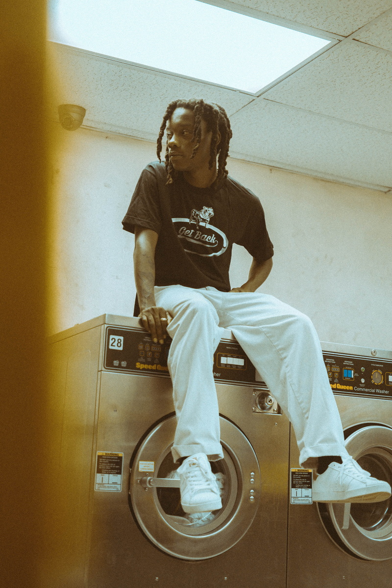 dryer, young men, real people, young adult, sitting, front, teenager, full length, washer, front view, portrait, 4K, gray, hairstyle, washing, clothes