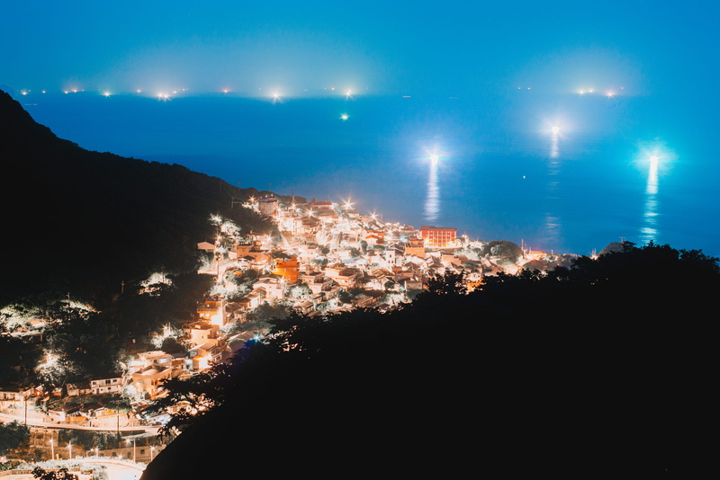 scenics - nature, outdoors, high angle view, tree, plant, lighting equipment, building exterior, silhouette, city, built structure, jiufen scenic area