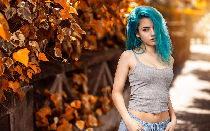 1080P, Eric Vend, Delaia Gonzalez, face, women, short tops, blue hair, leaves, women outdoors, hair in face, tank top, brown eyes, dyed hair, long hair