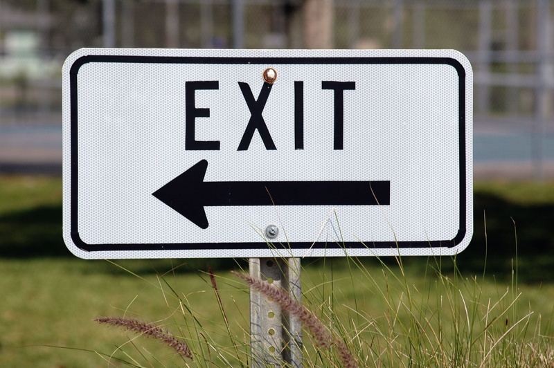 way, highway, white color, grass, 2K, symbol, black, safe, plant, white, route, guidance, one way, communication, human representation, arrow symbol, no people