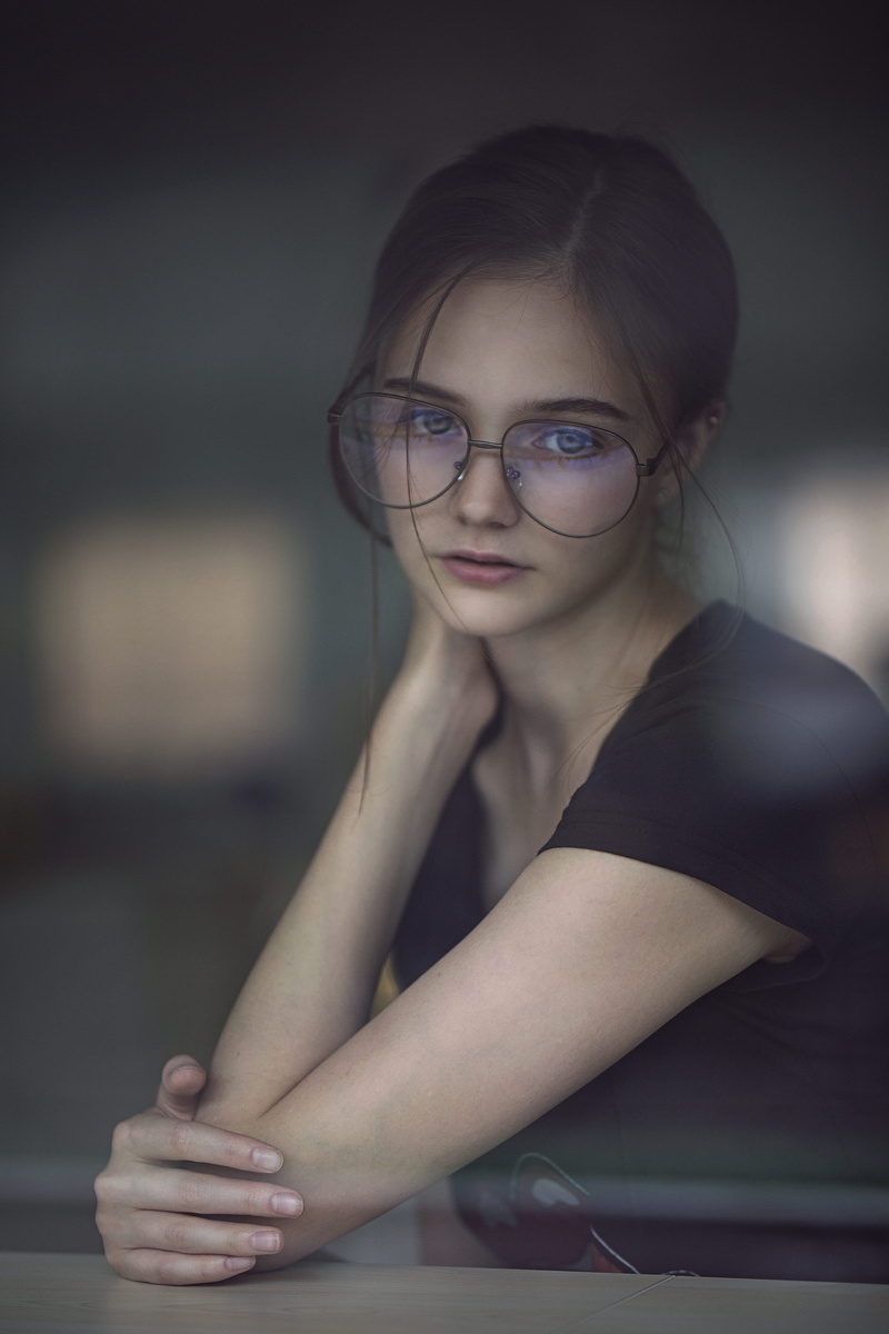 long sleeve, person, 5K, woman, young women, indoors, eyeglasses, fashion, face, leisure activity, focus on foreground, headshot, accessory, banister