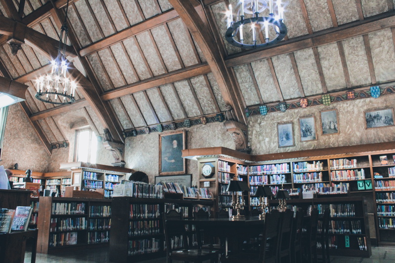 loft, window, book, business, tower, living room, architecture, wagnalls library, bookshelf, bar counter, 5K, room, choice, pub, indoors, housing, publication
