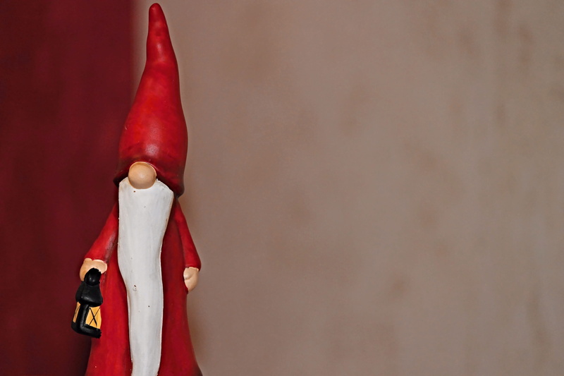 bart, traditional clothing, santa claus, christmas motif, human arm, red, christmas greeting, cap, costume, body part, close, clothing, christmas, advent