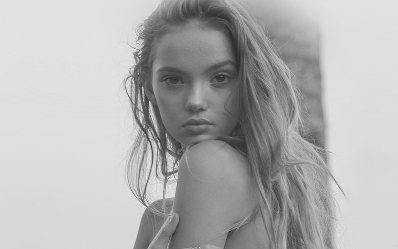 contemplation, beauty, one person, model, long hair, beautiful woman, looking at camera, indoors, headshot, young women, studio shot, women, looking, bw