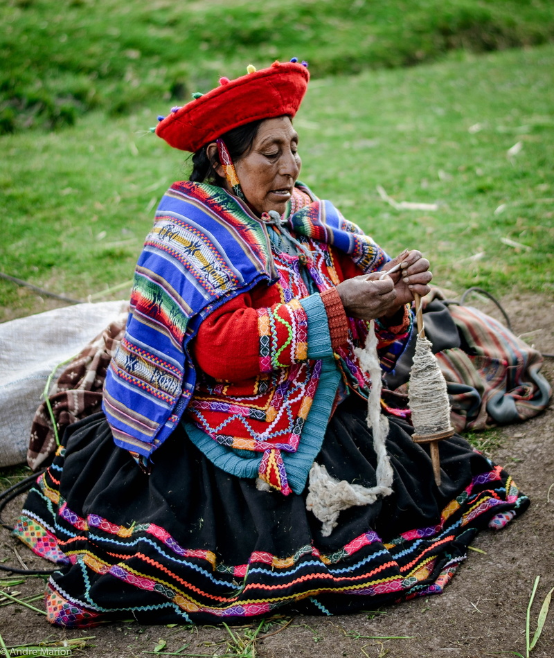 wool, males, traditional Clothing, one person, inka, indigenous Culture, sleeved, lifestyles, women, clothing, top, nature, hat, scarf, blanket, old, chola