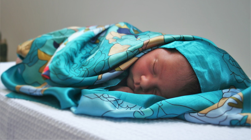 child, lying down, real people, babyhood, wrapped in a blanket, furniture, baby, relaxation, indoors, sleeping, newborn, eyes closed, bed, inka, baby girl