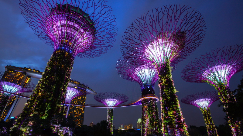 sky, skyscraper, decoration, nature, landmark, motion, office building exterior, lighting equipment, lighting, structure, building exterior, celebration