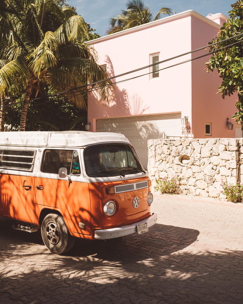 road, 5K, street, white, building, built structure, house front, transportation, tree, building exterior, orange van, sunlight, parked van, road trip