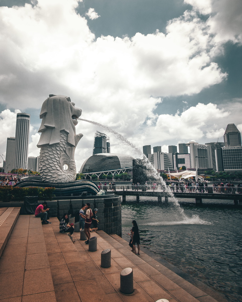 crowd, lifestyles, skyline, building exterior, modern, tourist spot, city, office building exterior, city life, daylight, stairs, clouds, street, outdoors