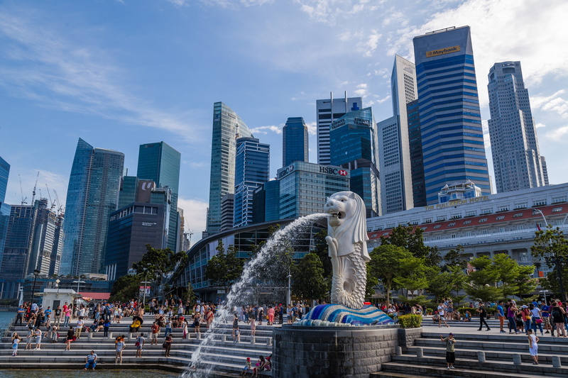 merlion, sky, art and craft, merlion park, city, incidental people, modern, skyscraper, built structure, representation, architecture, statue, large group of people