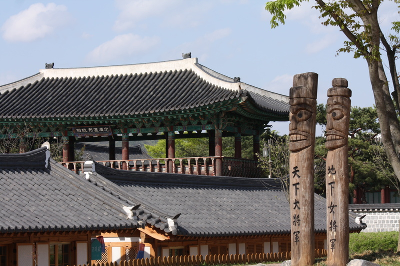 history, day, roof, building exterior, nature, no people, place of worship, roof tile, 4K, classical style, the past, tree, korea culture, ancient civilization
