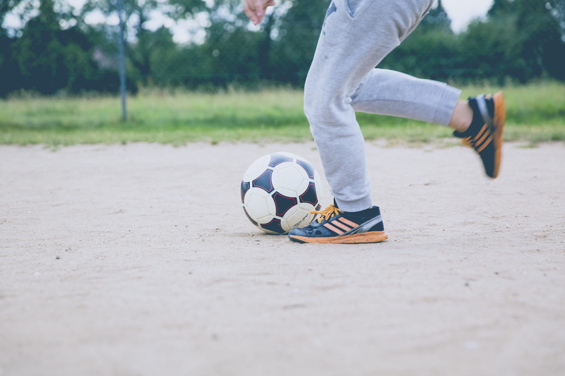 exercise, sports equipment, 5K, low section, one person, leisure activity, human leg, sands, white, person, front, game, fitness, standing, child, plays