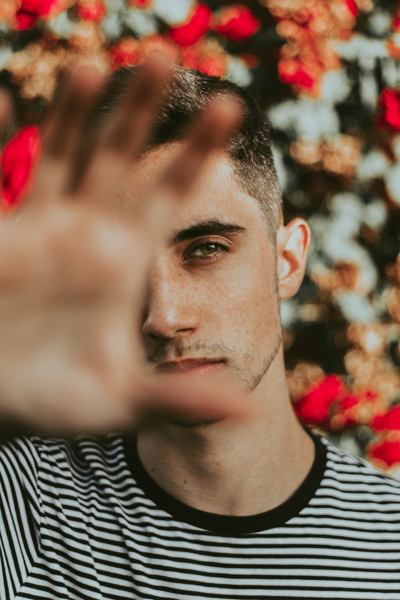 man, day, person, spring, outdoor, young men, 5K, front view, plant, one person, portrait, raising, striped shirt, headshot, detail, men, short hair, close-up