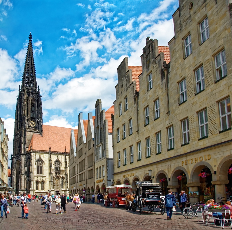 historic center, sky, religion, men, the past, built structure, nature, lamberti church, building exterior, münster, facades, real people, architecture