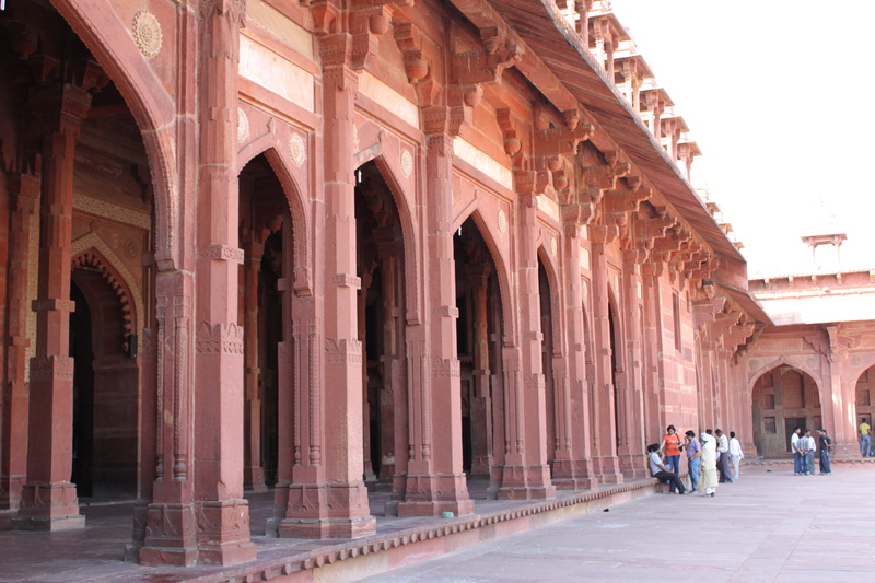 travel destinations, group of people, arch, colonnade, ancient civilization, tourism, day, 2K, men, history, women, building exterior, real people, the past