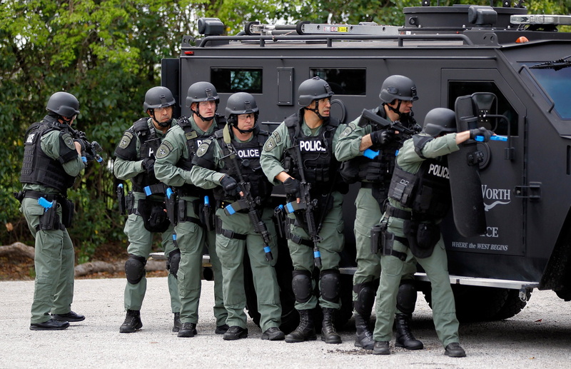 team, emergency, crime, weapon, swat, 2K, police, gun