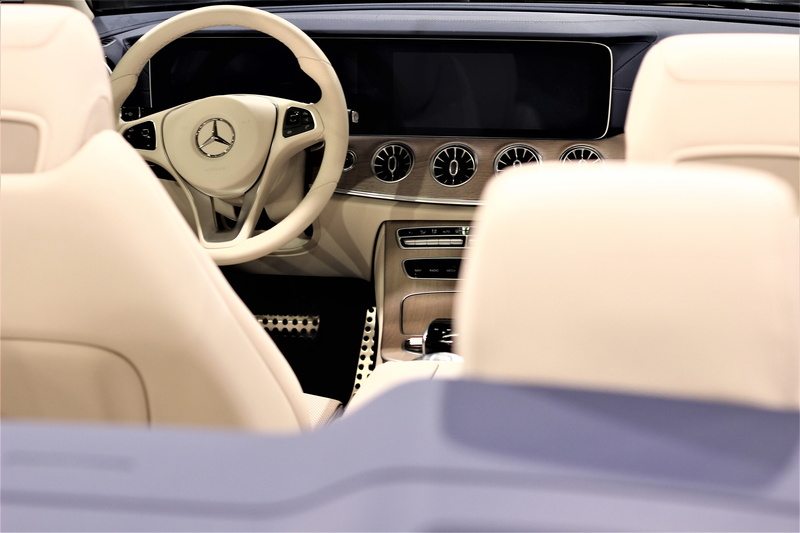 car, travel, mode of transportation, motor vehicle, windshield, selective focus, land vehicle, close-up, vehicle interior, technology, speed, car interior