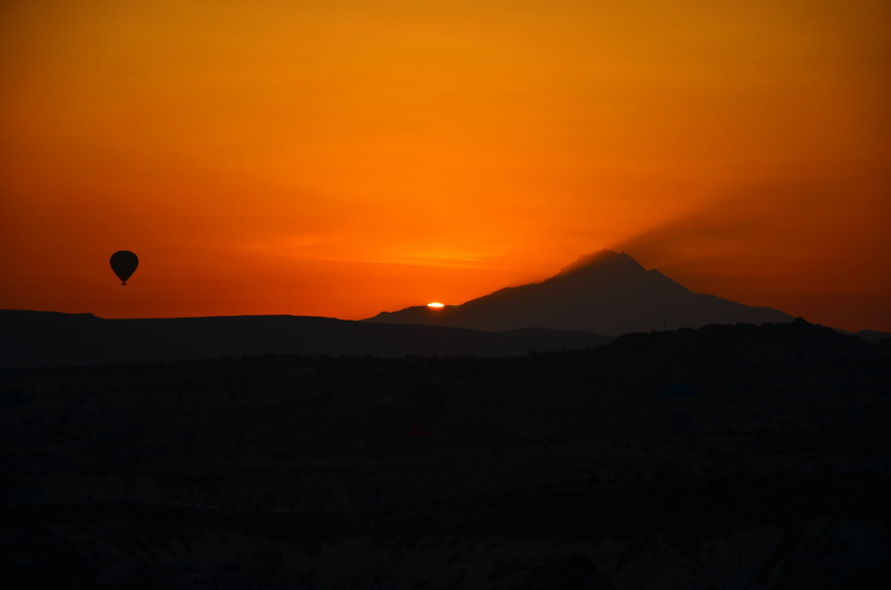 4K, idyllic, erciyes, beauty in nature, turkey, hot air balloon, nature, environment, mountain peak, landscape, no people, transportation, smoke, panoramic