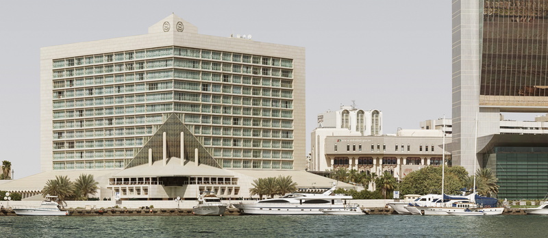hotel, wealth, skyscraper, travel, day, luxury, water, dubai, recreational boat, bank, sheraton, emirates, national bank, balconies, apartment, travel destinations
