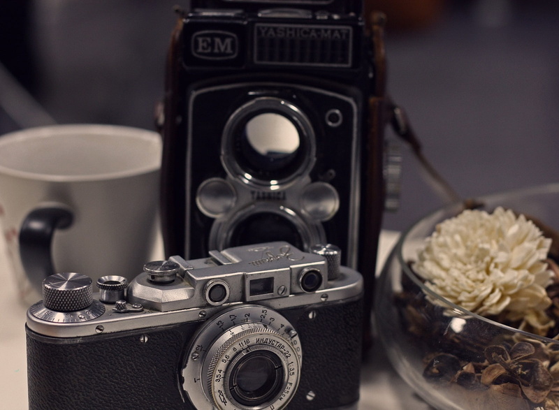 Vintage, 720P, camera film, Retro, close-up, photography themes, camera, selective focus, lens - eye, indoors, film industry, nostalgia, retro styled