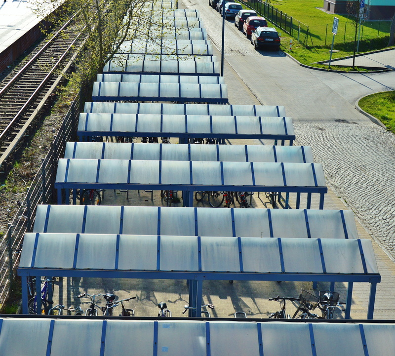 transportation, 4K, architecture, seat, outdoors, railway station, absence, covered, pattern, brandenburg, mode of transportation, railing, blue, shadow